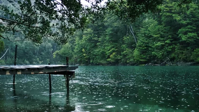 Camping bei Regen - Tipps und Tricks für Spaß trotz schlechtem Wetter