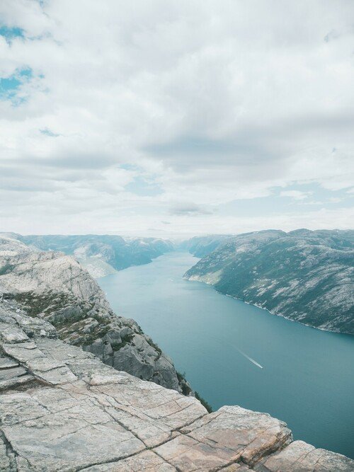 Blück über den Preikestolen mit Blick in den Lysefjord